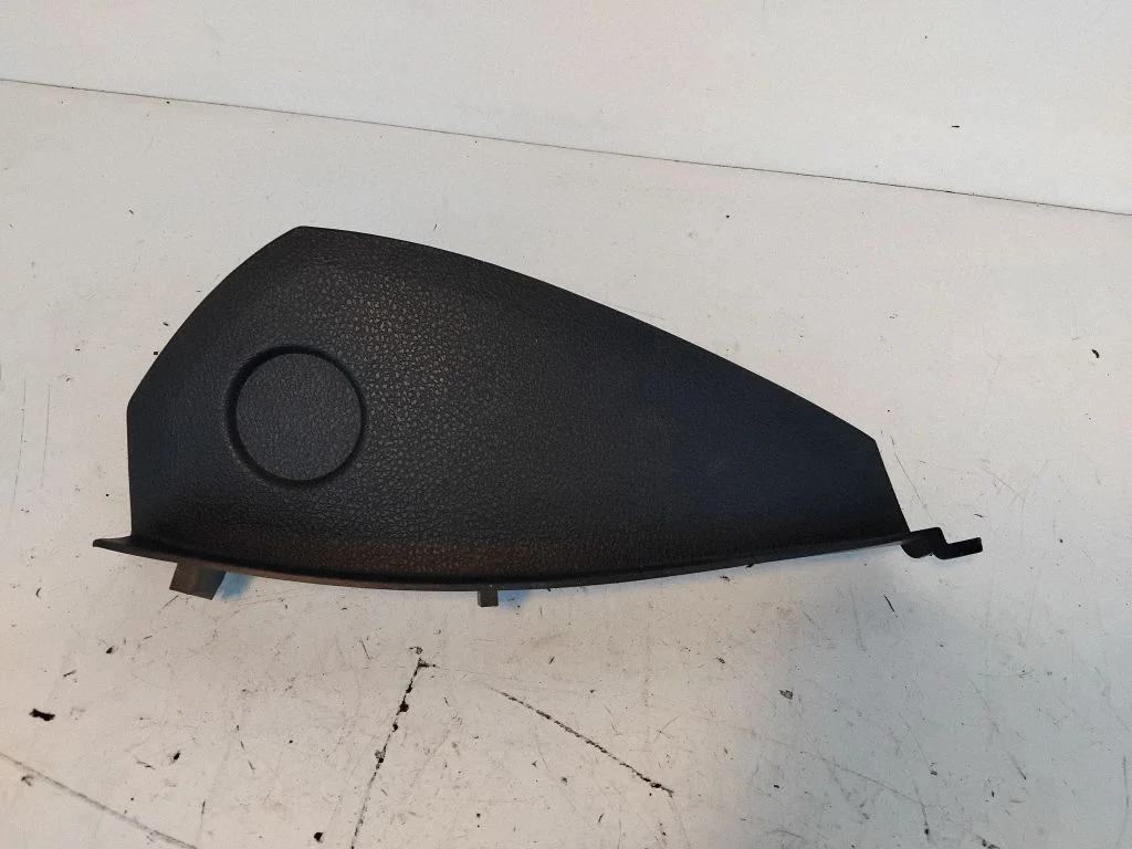 Dashboard side end trim 17806410