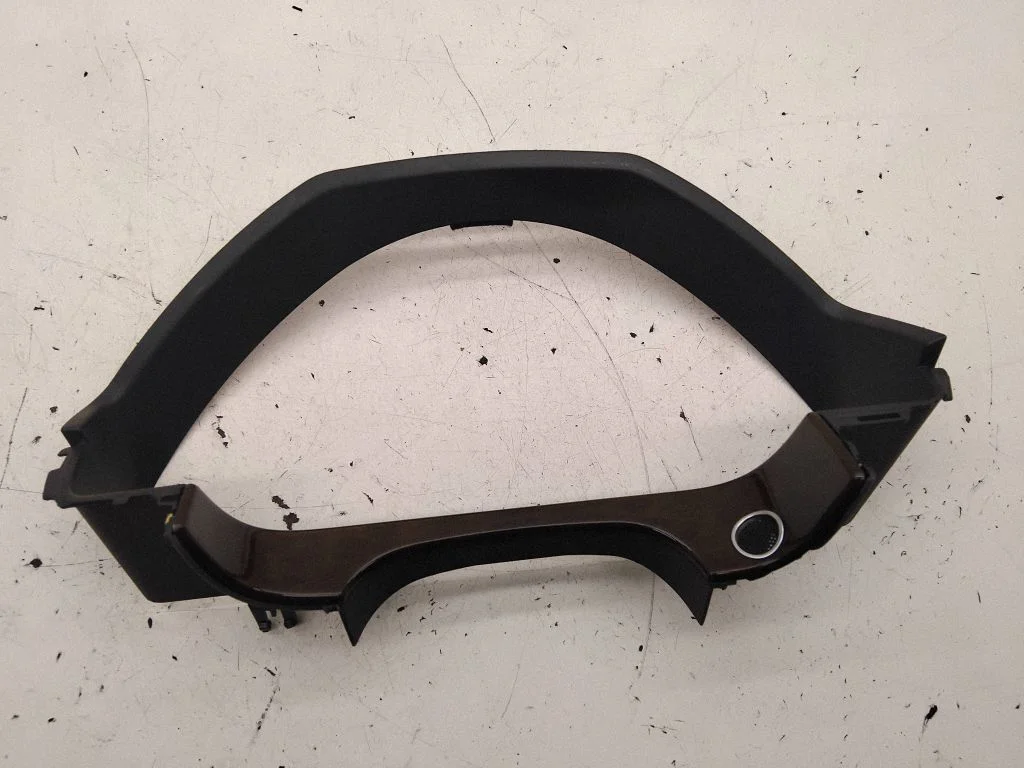 Dashboard trim – Mercedes-Benz E-Class W212 (2009-2016)