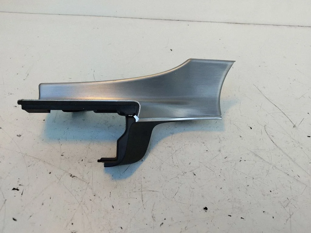 Instrumentu paneļa apdare A2056800471