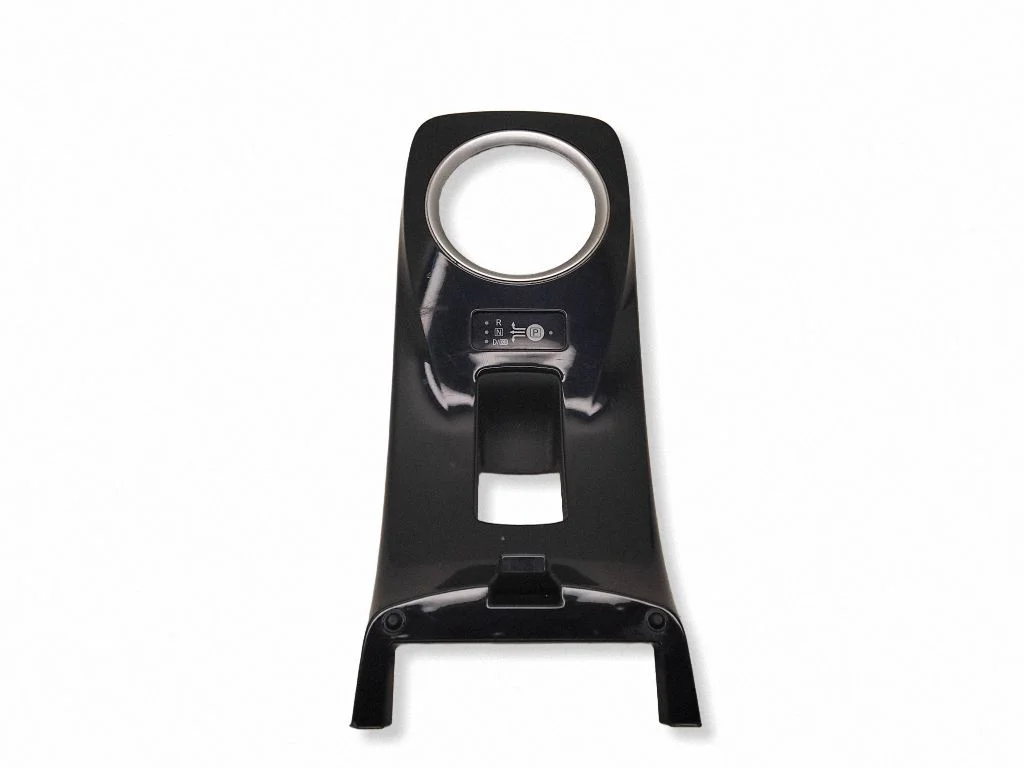 Gear shifter surround trim plastic – Nissan Leaf I (ZE0) (2010-2017)
