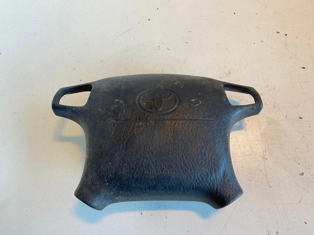 Steering wheel airbag