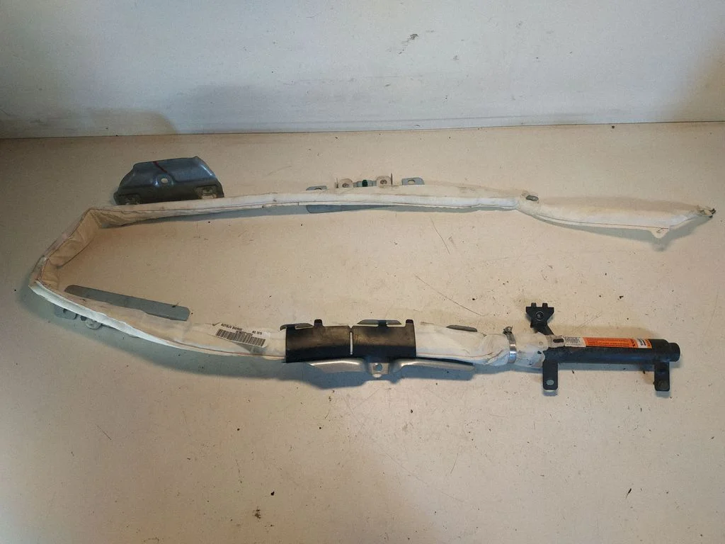 Katuse turvapadi (kardin) – Volvo V70 (2000-2004)