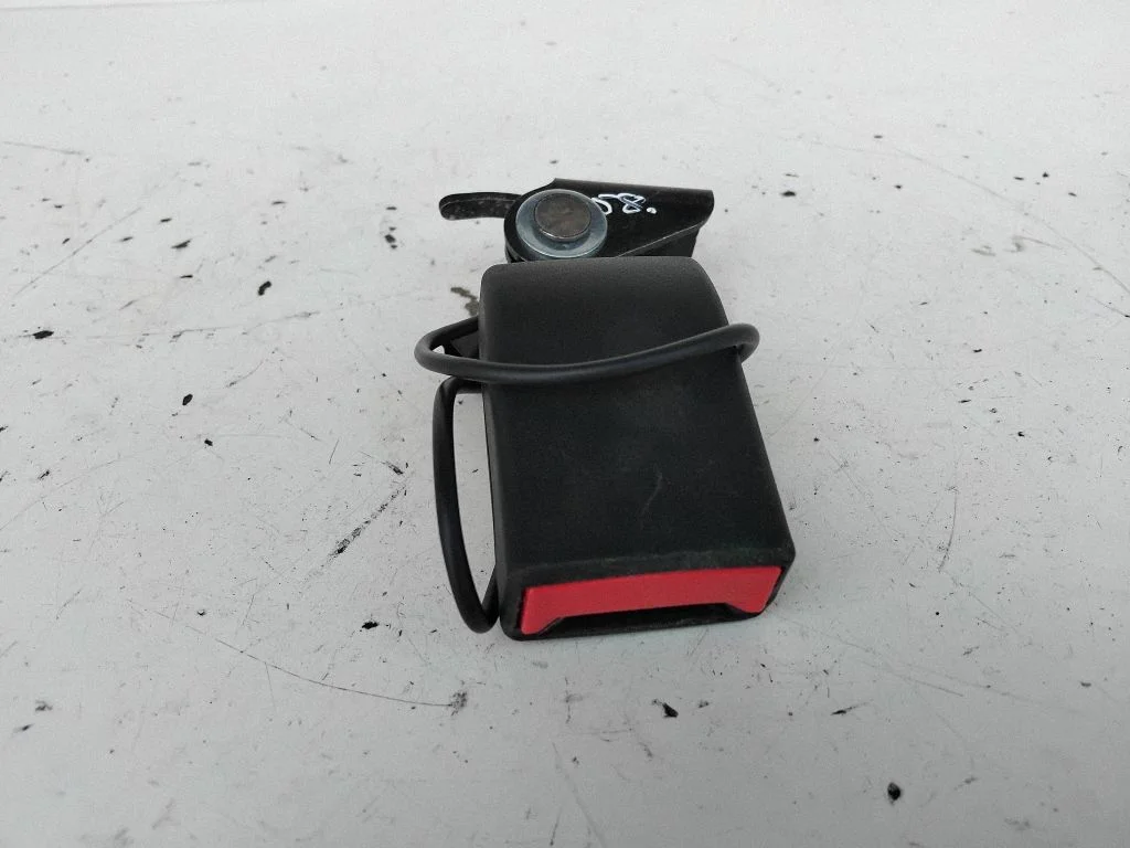Rear seatbelt buckle – Opel Insignia A (2008-2017)