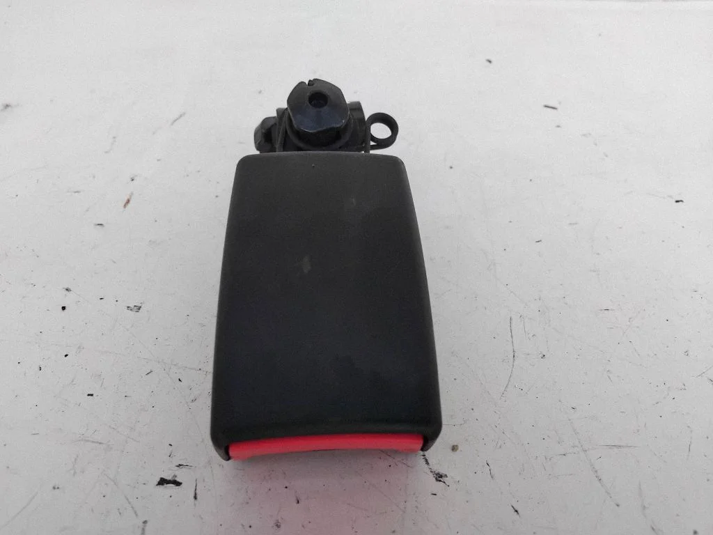 Rear seatbelt buckle 4G8857739