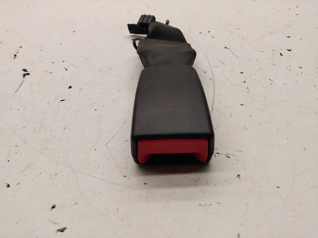Rear seatbelt buckle – BMW 5 Series F10 F11 (2009-2016)