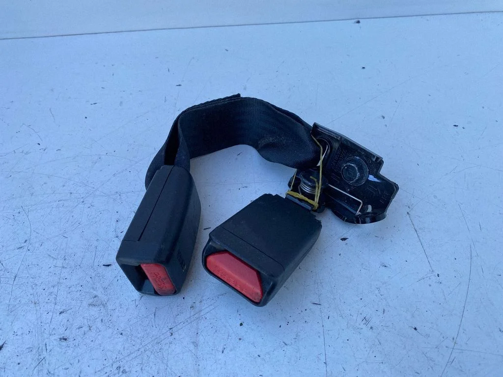Tagumise turvavöö pannal 635983700C – KIA Stinger (2016-)
