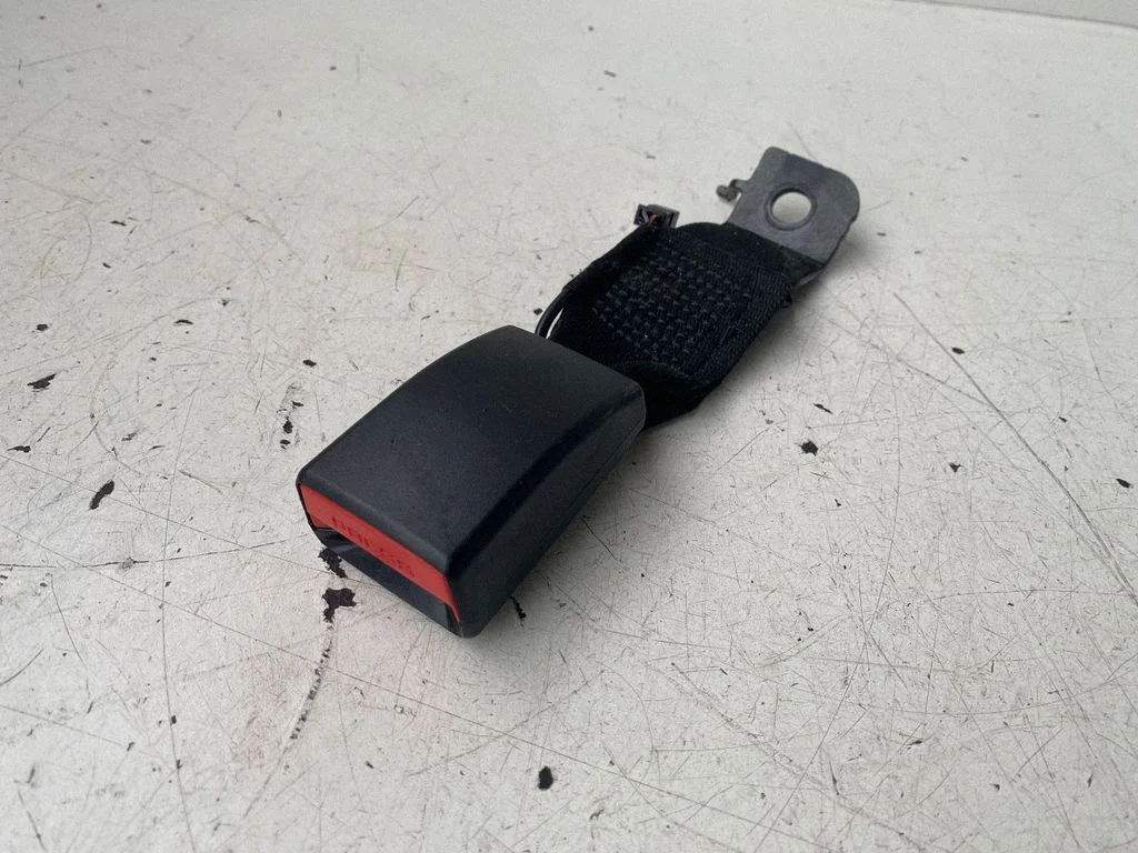 Tagumise turvavöö pannal – BMW 3-seeria F30 F35 F31 (2012-2018)