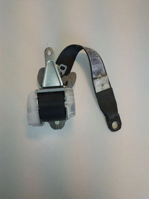 Front seatbelt H073801