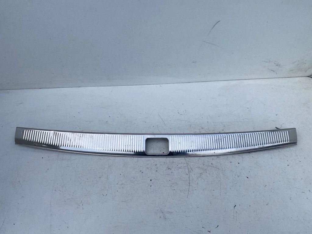 Trunk/boot sill cover protection 489864483A