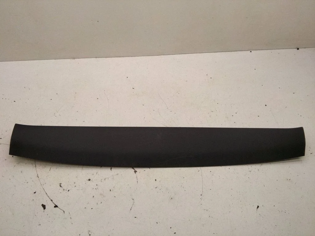 Tailgate/trunk upper cover trim 7224A016
