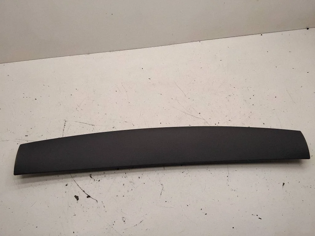 Tailgate/trunk upper cover trim – Volkswagen e-Golf (2014-)