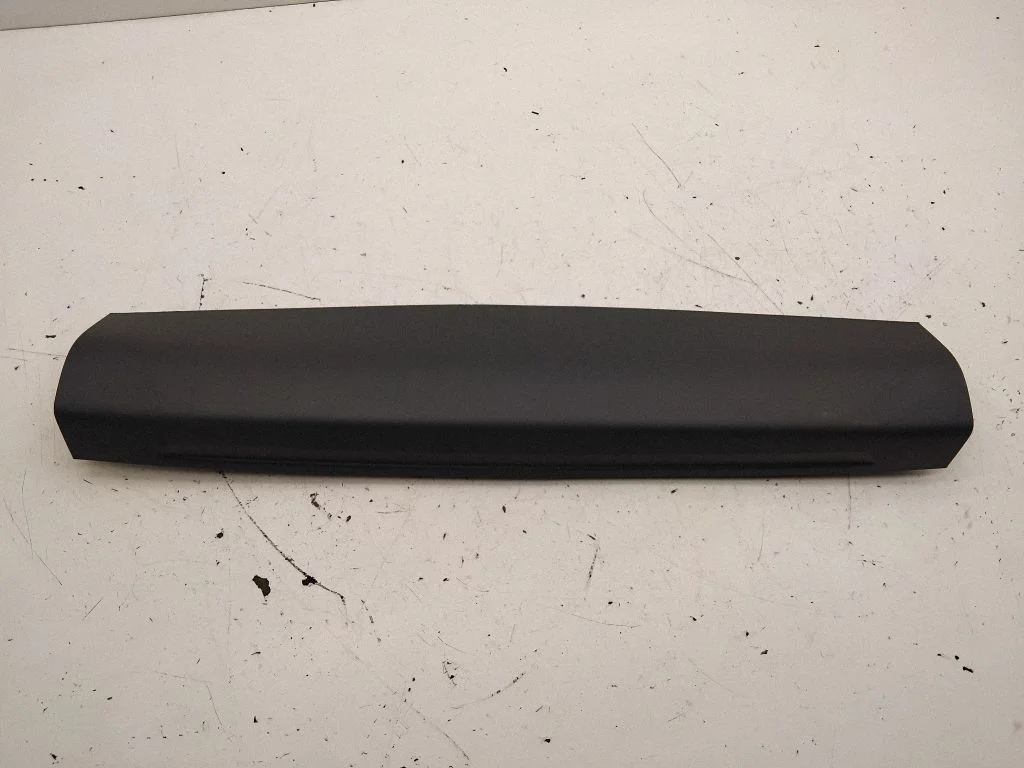 Augšējā apdare (pie loga) 7224A154