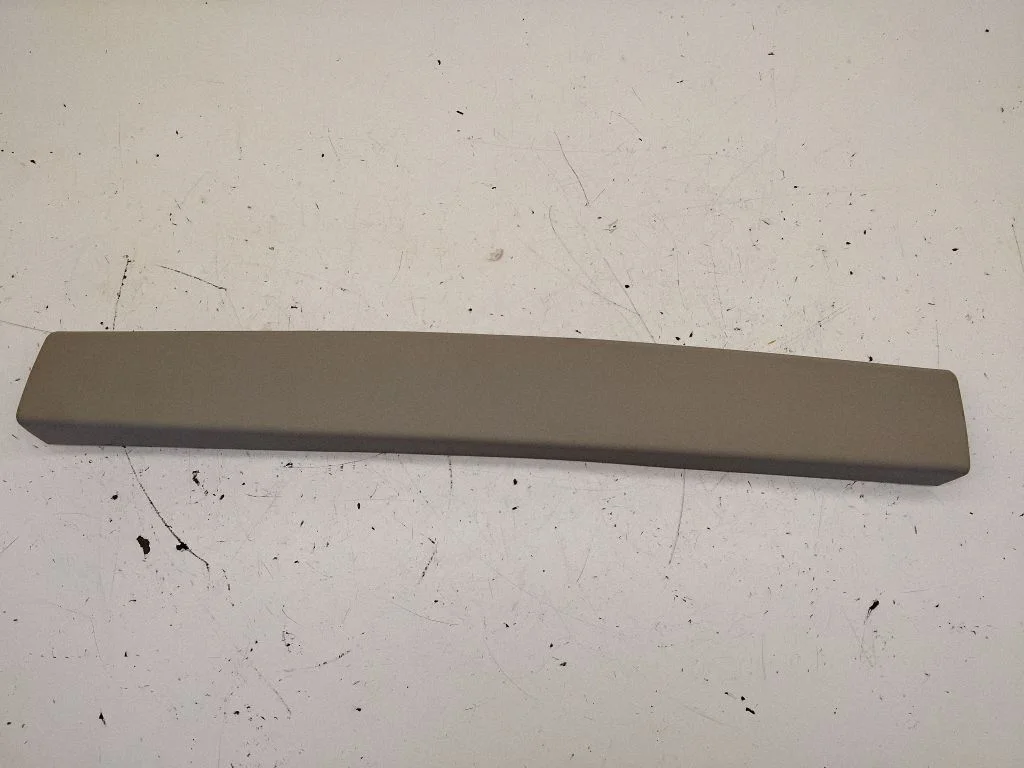 Augšējā apdare (pie loga) AM51R46404ABW