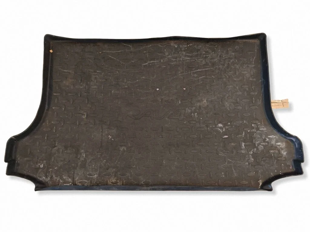 Rubber trunk/boot mat liner – Toyota RAV 4 (XA30) (2006-2016)