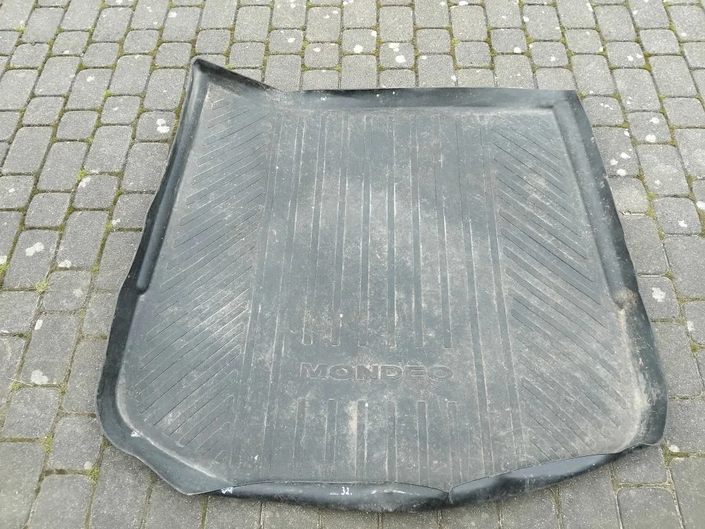 Bagāžnieka paklājiņš (gumijas) AM7S7JN45456AA