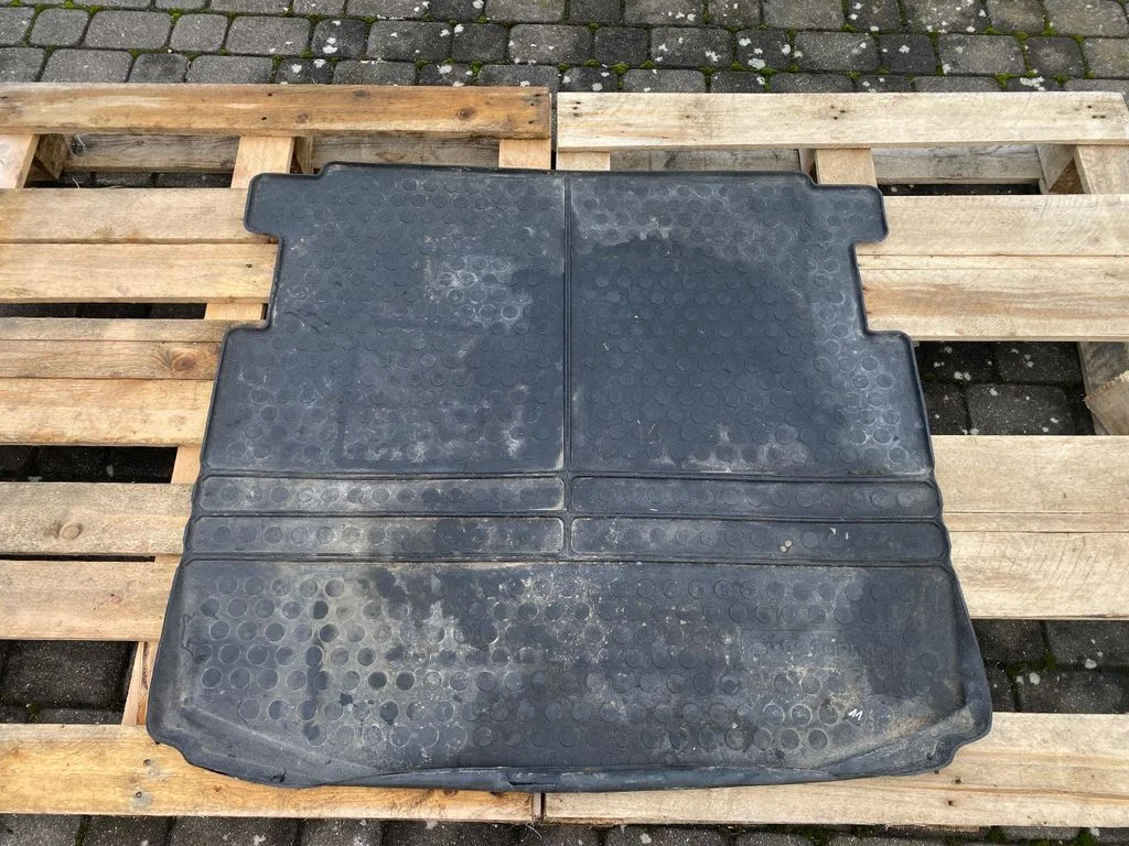 Bagāžnieka paklājiņš (gumijas) 51103