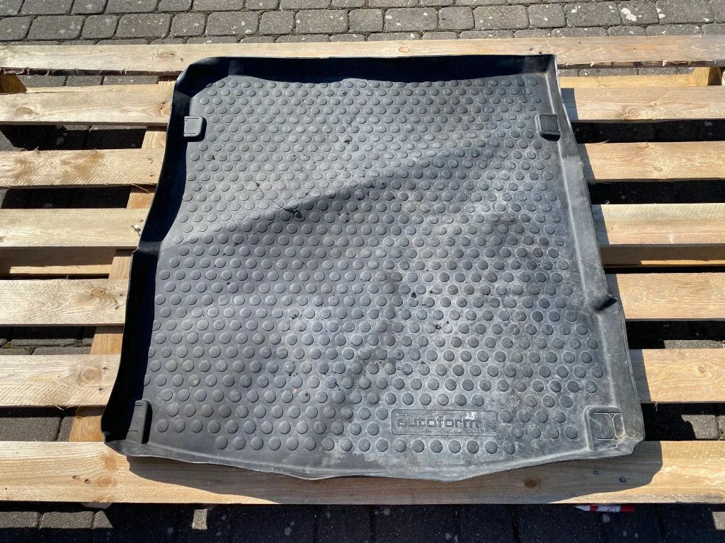 Pagasiruumi kummimatt – Audi A4 S4 B6 8E 8H (2001-2005)