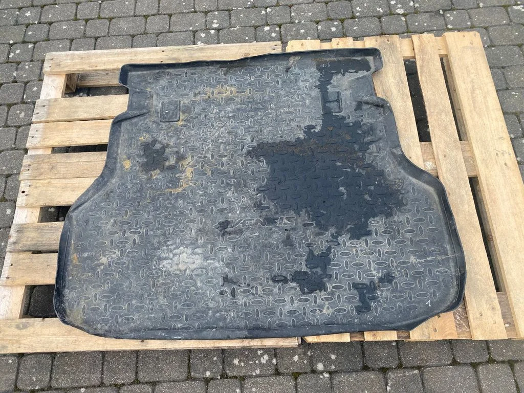 Pagasiruumi kummimatt – Toyota Avensis T250 (2003-2006)
