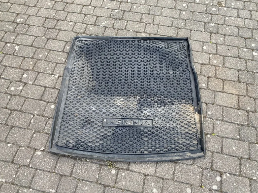 Pagasiruumi kummimatt – Opel Insignia A (2008-2017)