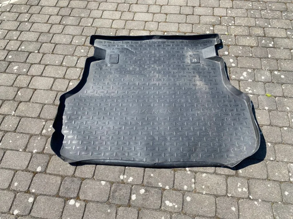 Pagasiruumi kummimatt – Toyota Avensis T250 (2003-2006)