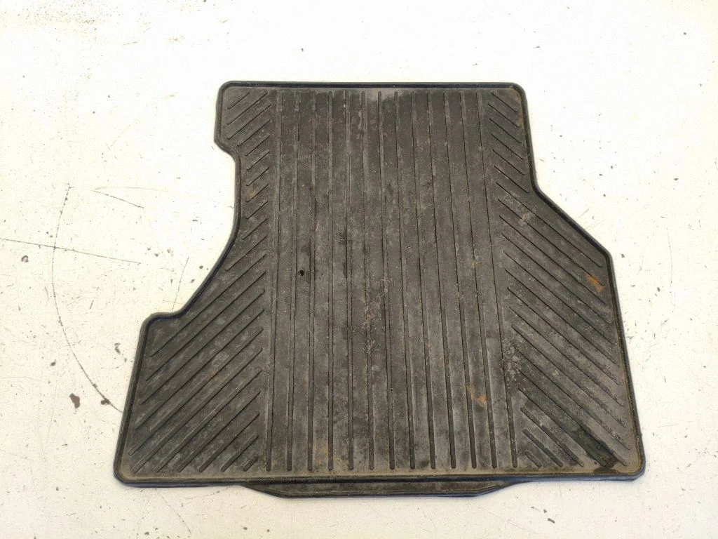 Rear floor mat 4M5JY130C06CA