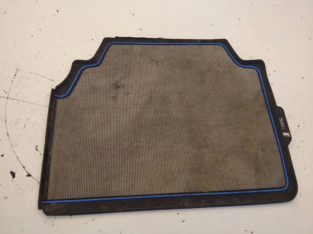Rear floor mat 51472353819