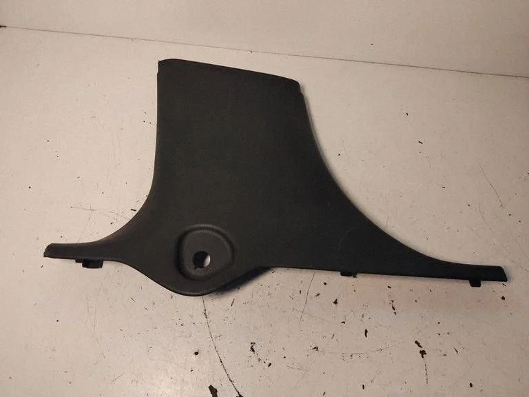 (B) piilari kate (alumine) – Mercedes-Benz A-klass W176 (2012-2018)