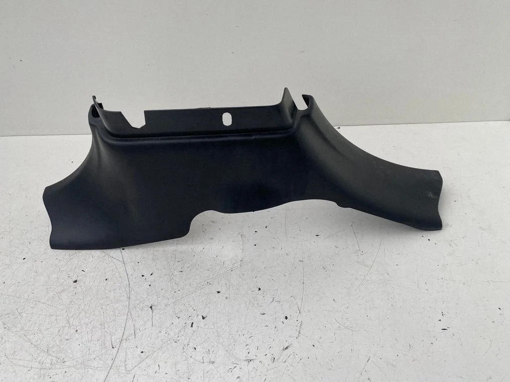 (B) pillar trim (bottom) CPLA31057A