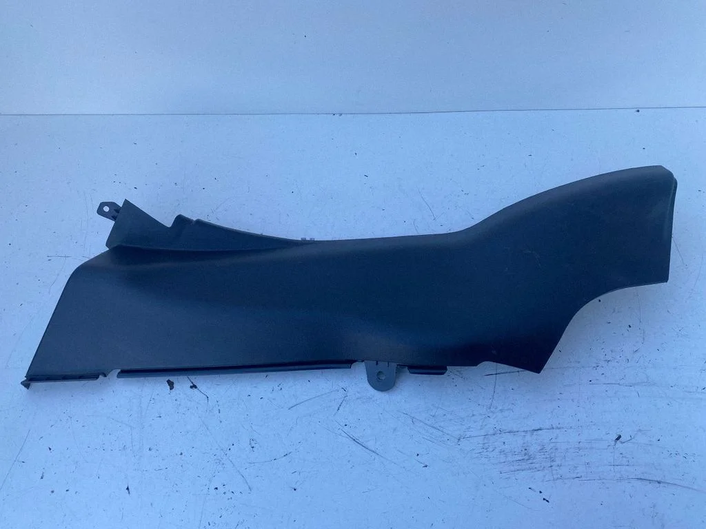 (C) pillar trim DK6202651A