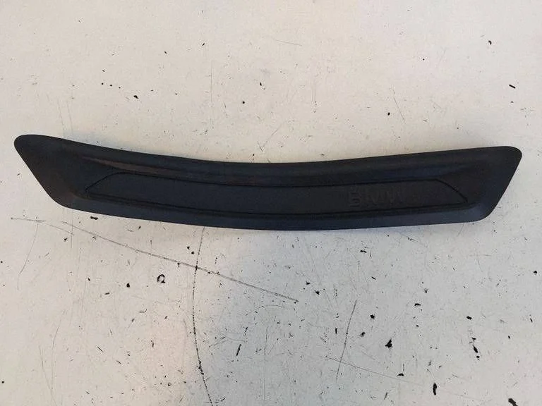 Rear sill trim cover 5147726331203