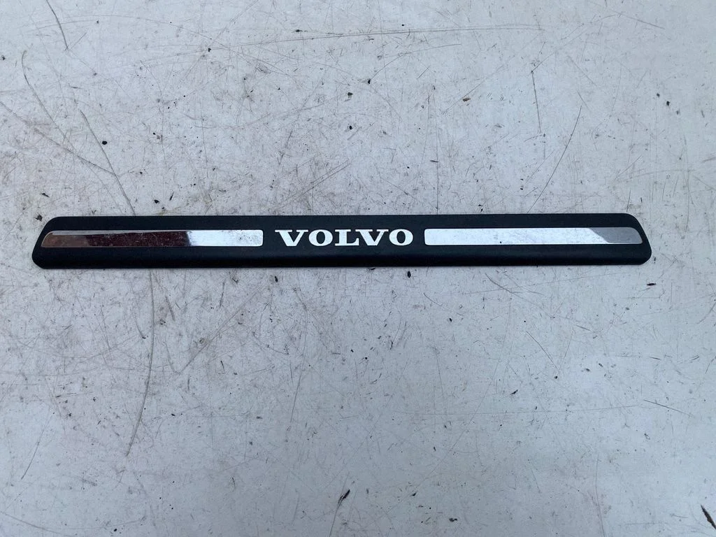 Front sill trim cover – Volvo S80 (2004-2006)