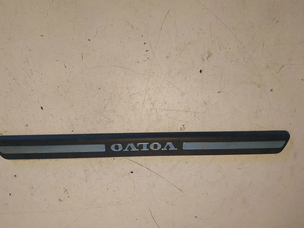 Front sill trim cover – Volvo V70 (2000-2004)