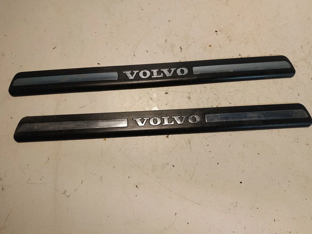 Front sill trim cover – Volvo V70 (2005-2008)