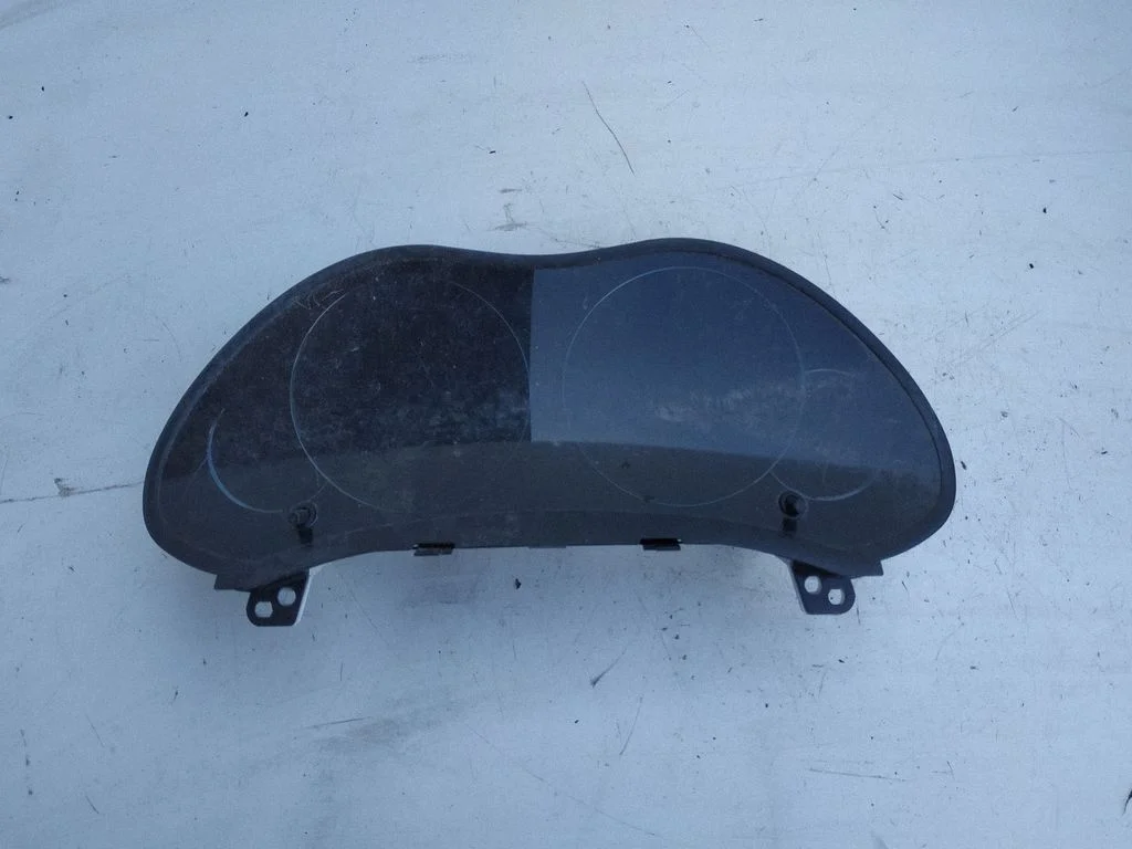 Spidometrs (instrumentu panelis) – Toyota Avensis T250 (2003-2006)