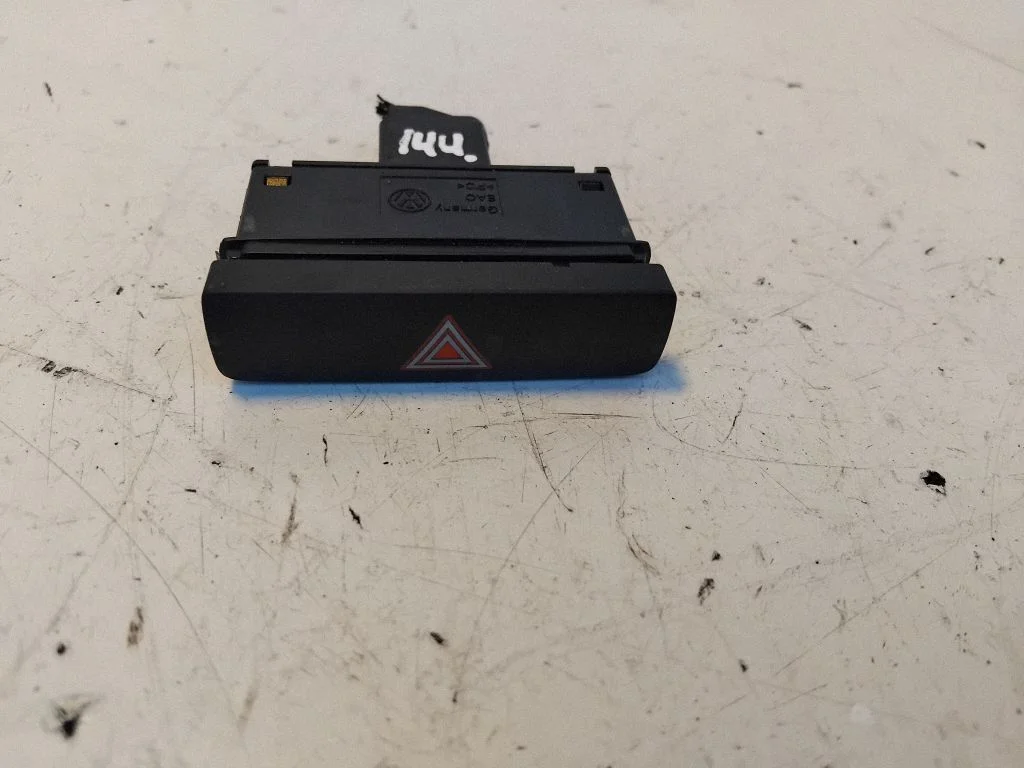 Hazard light switch 9535091QB
