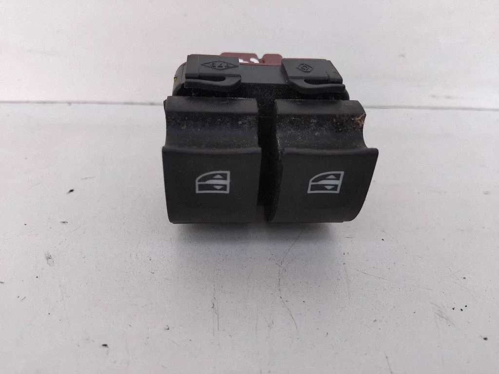 Elektrisko logu slēdzis 264113300R