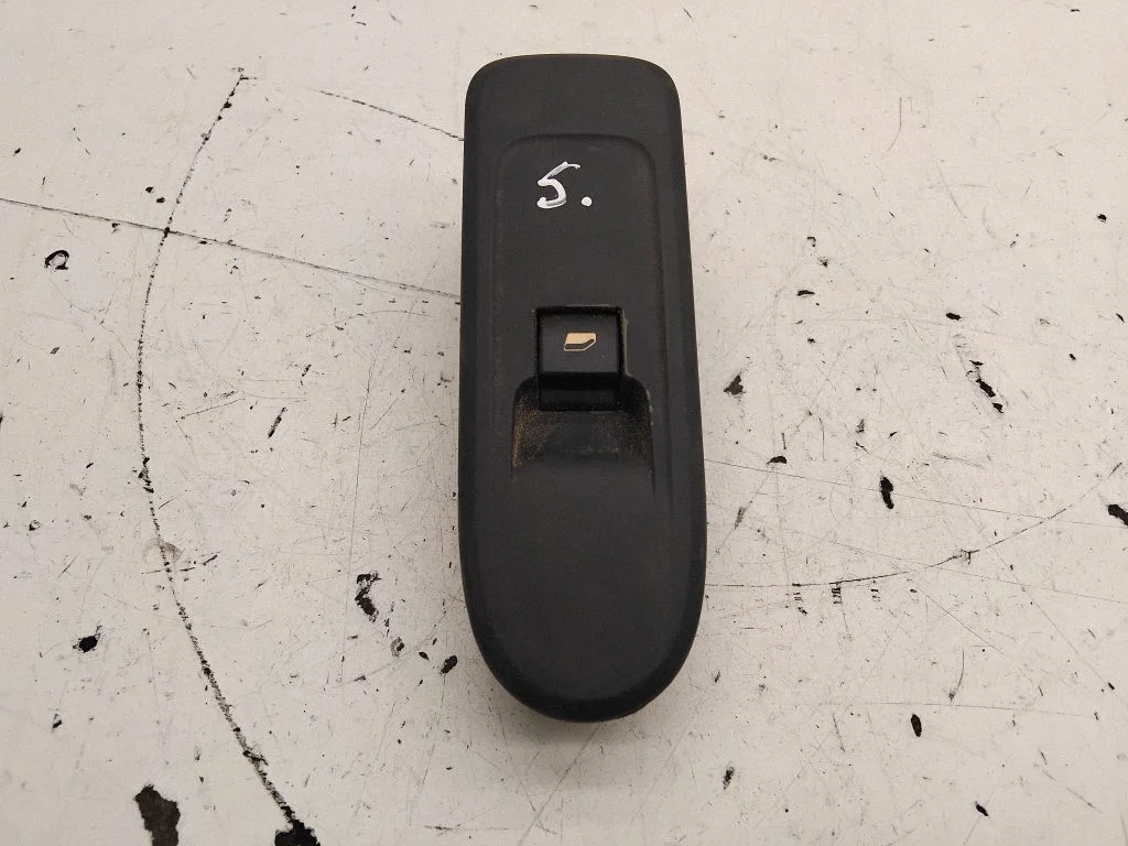 Elektrisko logu slēdzis 96661102XT