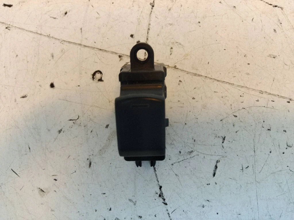 Electric window control switch – Nissan Qashqai (2010-2014)
