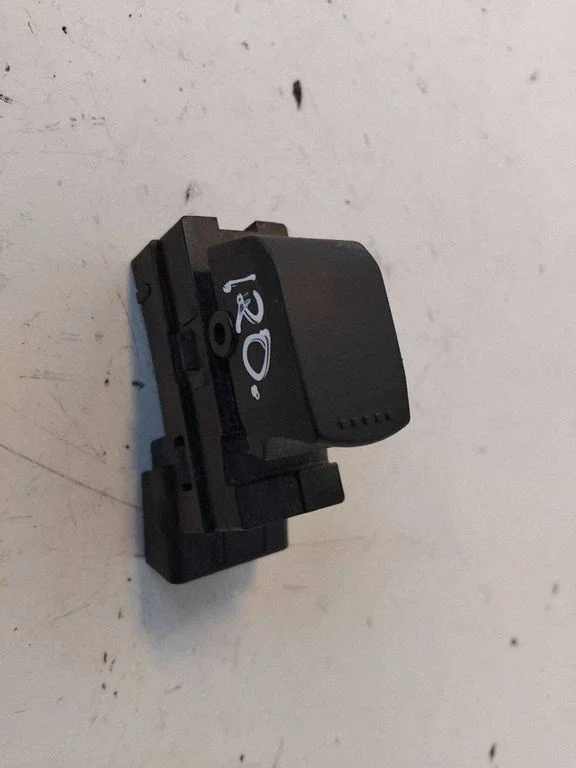 Elektrisko logu slēdzis 62J00