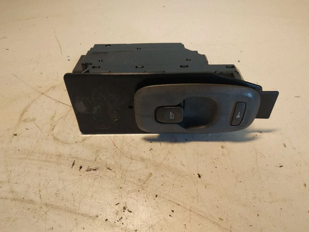 Electric window control switch – Volvo V70 (2000-2004)