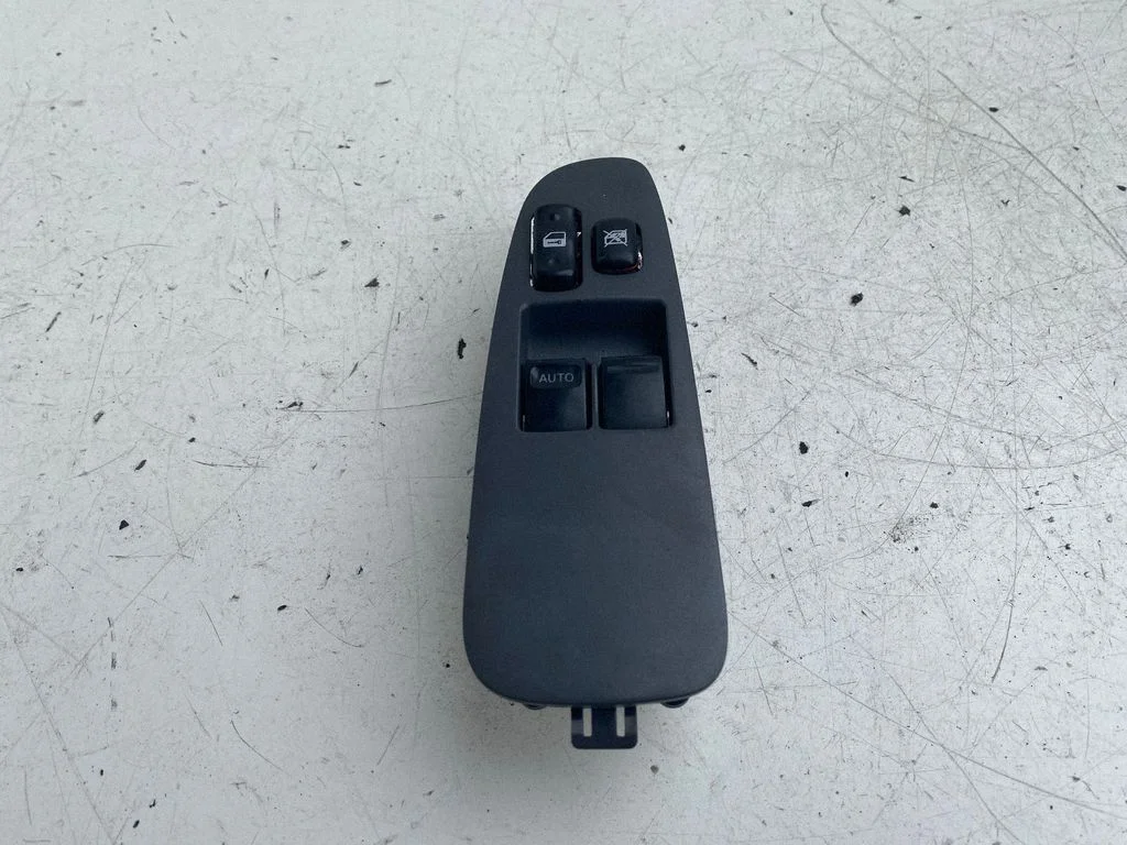 Elektrisko logu slēdzis 8404028041