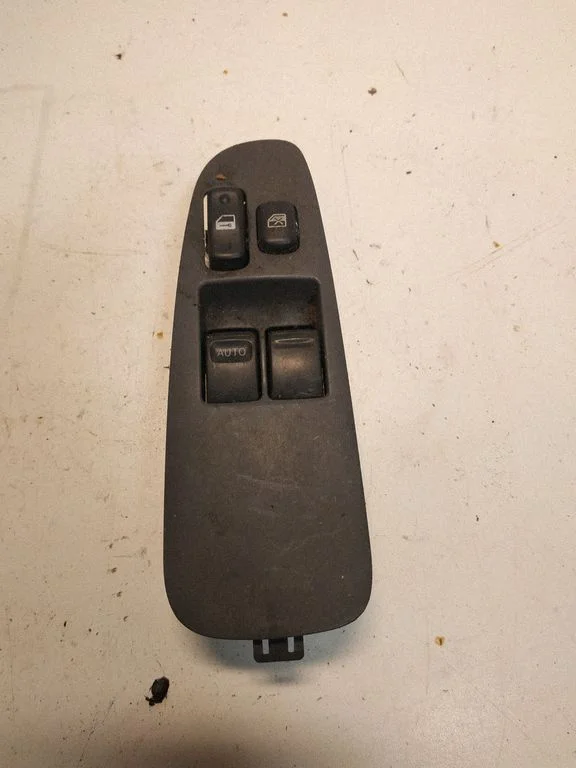 Elektrisko logu slēdzis 8404028040