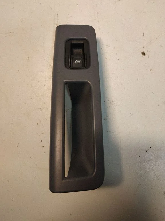 Elektrisko logu slēdzis 8679478
