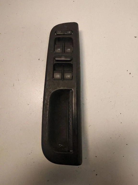Elektrisko logu slēdzis F005S00011