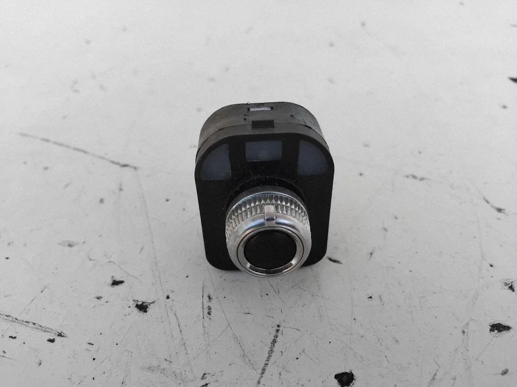 Küljepeeglite lüliti 8K0959565E