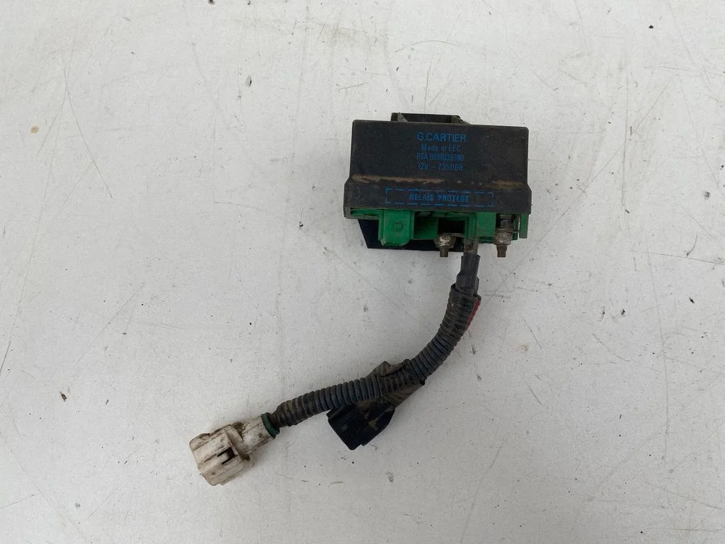 Eelsüüteküünalde relee 9619039780