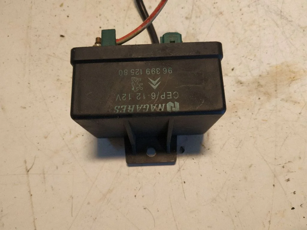 Glow plug pre-heat relay 9639912580