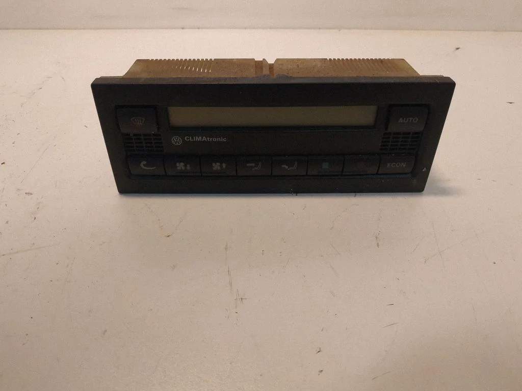 Climate control unit – Volkswagen Passat B5 (1997-2000)