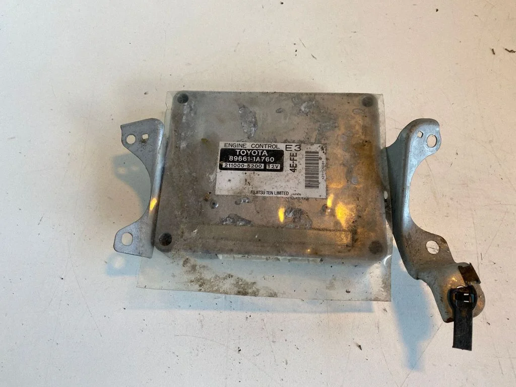 Dzinēja vadības bloks 896611A760