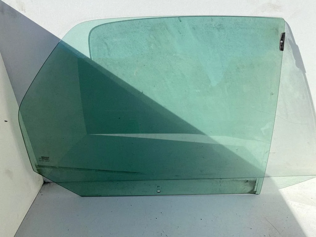 Rear door window glass – right
